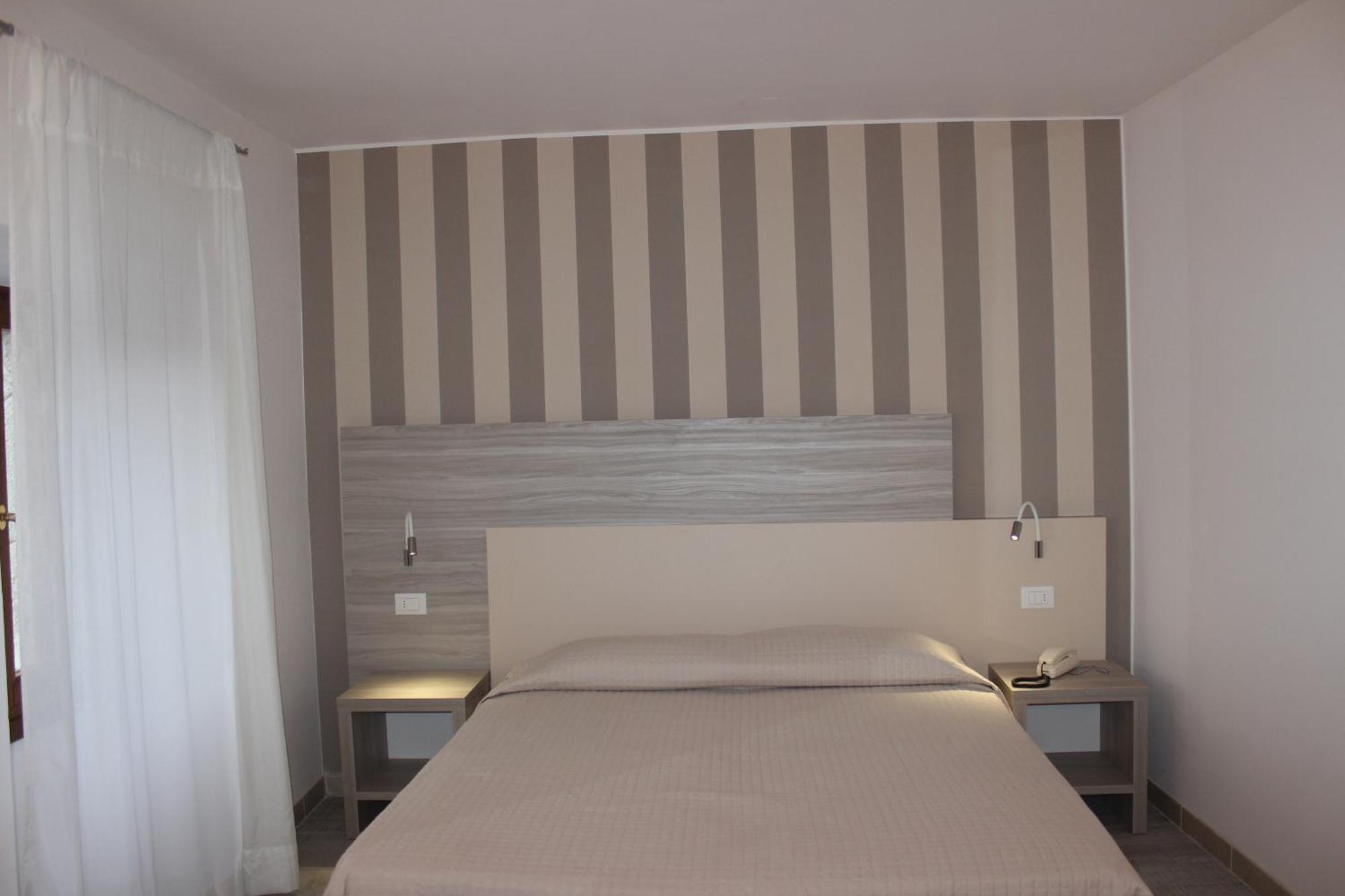Miralago Hotel