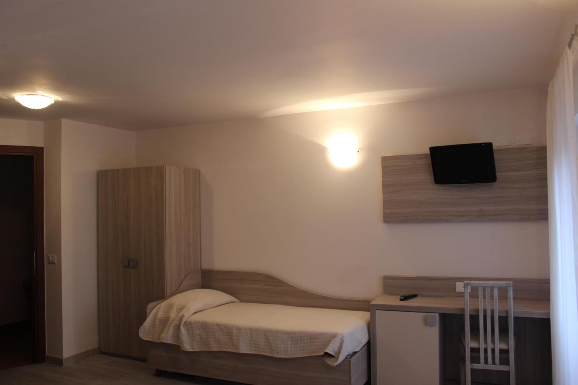 Miralago Hotel 3*